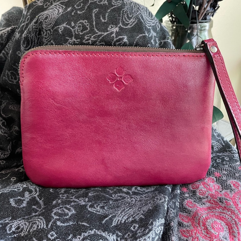 Patricia Nash Tooled Leather Cassini Wristlet - Picture 3 of 15